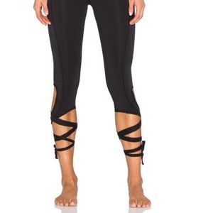 High-Rise Cropped Moss Turnout Legging